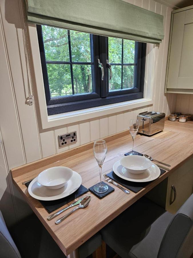 Woodland Shephards Hut - 'aristocrat' Lodge *